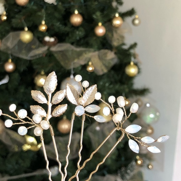 Nordstrom Accessories - BRIDAL BROOCH SET